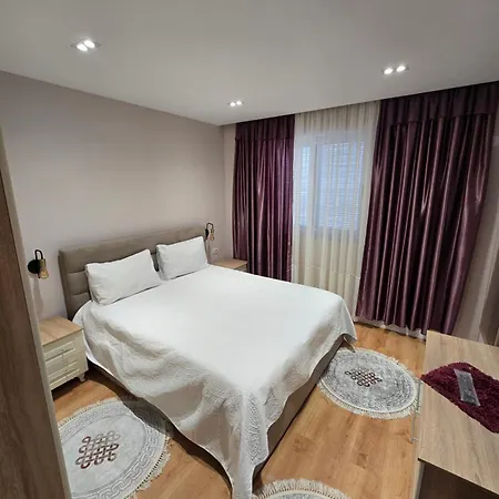 Cozy With Garden Apartamento Përmet