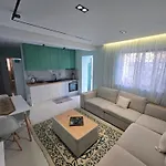 Cozy With Garden Apartment