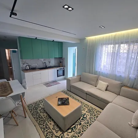 Cozy With Garden Apartment