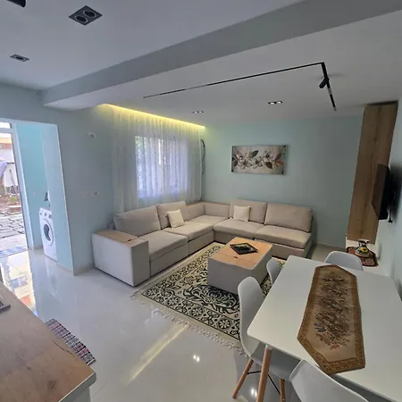 Apartment Cozy With Garden