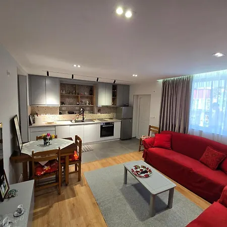 Cozy With Garden Apartment *