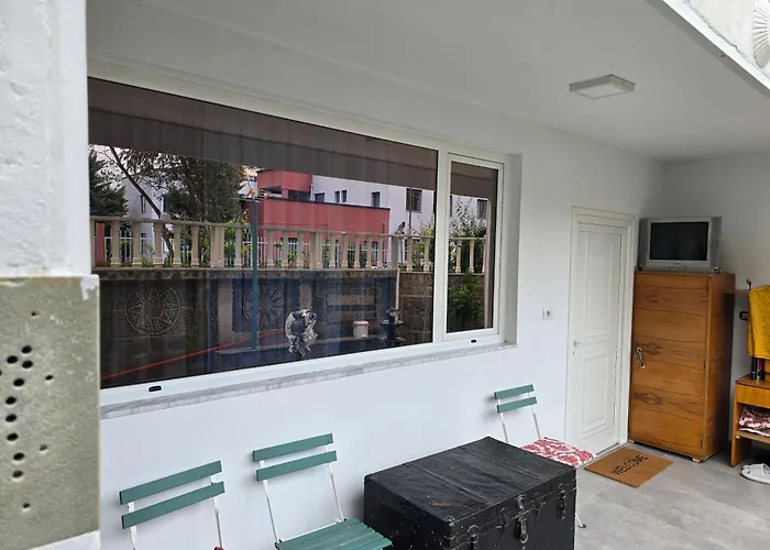 Cozy With Garden Apartament *