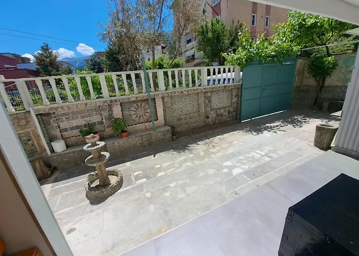 Cozy With Garden Appartamento Përmet