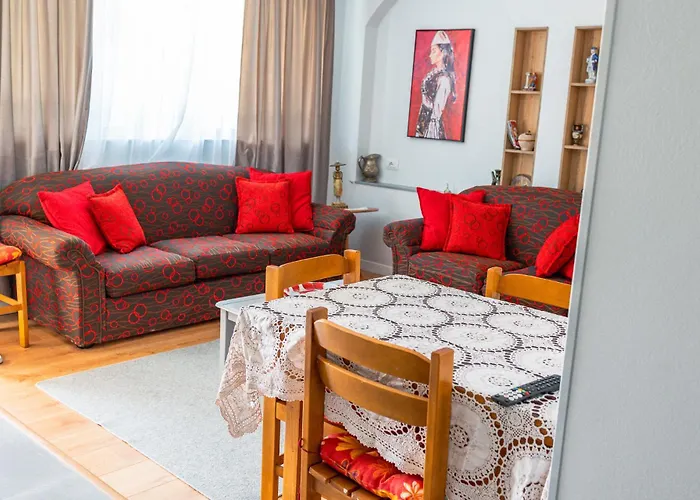 Apartment Cozy With Garden Përmet